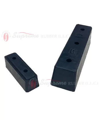 Truck bay protected with reinforced dock bumper